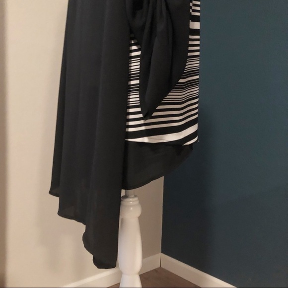 Lane Bryant asymmetrical black white pattern top - Picture 8 of 10